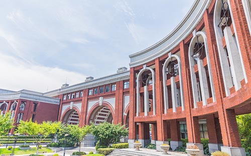 迪肯大学相当于国内什么大学